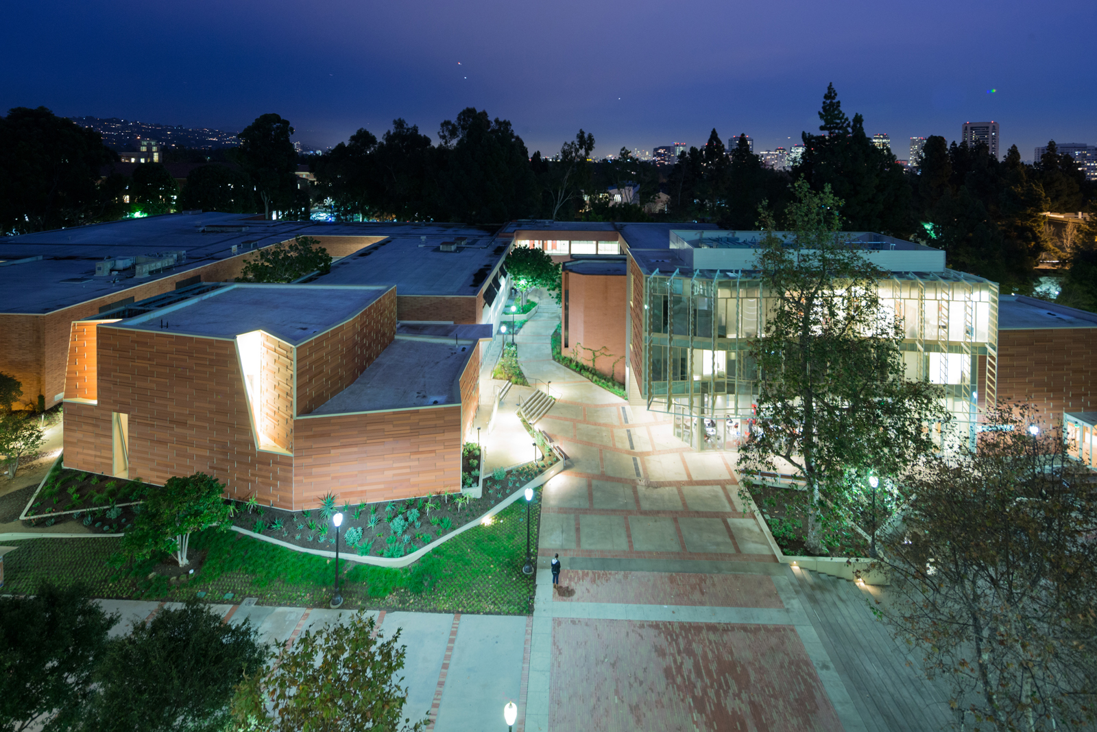 UCLA Evelyn & Mo Ostin Music Center - kdA